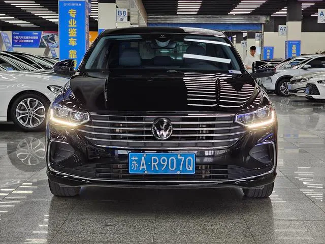 Volkswagen Lavida 2023 Reforma 1.5L Versión automática de cinco millones exterior foto 2 Volkswagen Lavida 2023 Reforma 1.5L Versión automática de cinco millones exterior foto 2