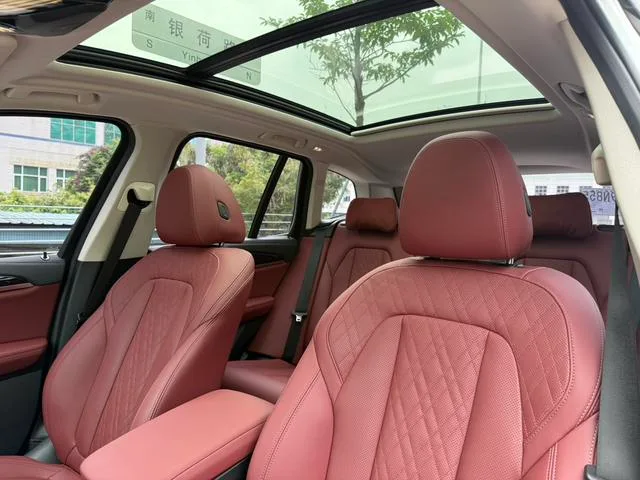 BMW X3 2022 Reforma xDrive25i M Conjunto deportivo interior foto 8 BMW X3 2022 Reforma xDrive25i M Conjunto deportivo interior foto 8