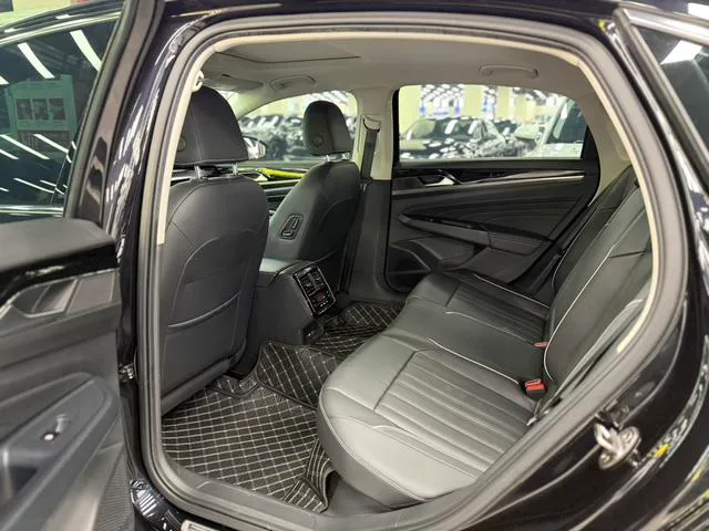 Volkswagen Passat 2022 280TSI Version d'élite intérieur photo 11