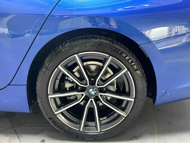 BMW 3 Series 2021 325Li M Conjunto deportivo exterior foto 6 BMW 3 Series 2021 325Li M Conjunto deportivo exterior foto 6