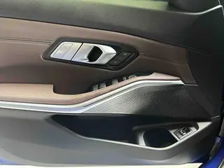 BMW 3 Series 2021 325Li M Conjunto deportivo interior foto 8 BMW 3 Series 2021 325Li M Conjunto deportivo interior foto 8