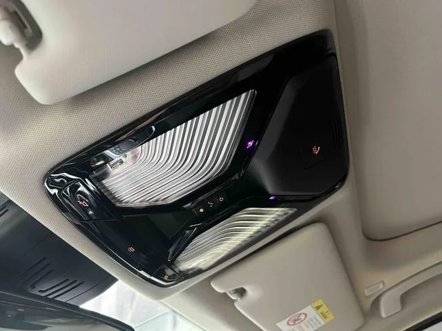 BMW 3 Series 2021 325Li M Conjunto deportivo interior foto 9 BMW 3 Series 2021 325Li M Conjunto deportivo interior foto 9