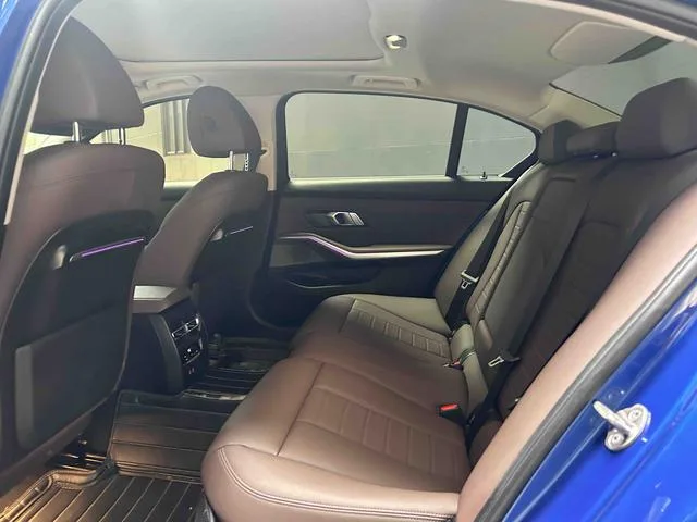 BMW 3 Series 2021 325Li M Conjunto deportivo interior foto 12 BMW 3 Series 2021 325Li M Conjunto deportivo interior foto 12