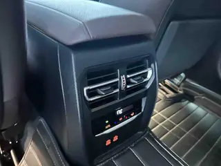 BMW 3 Series 2021 325Li M Conjunto deportivo interior foto 14 BMW 3 Series 2021 325Li M Conjunto deportivo interior foto 14