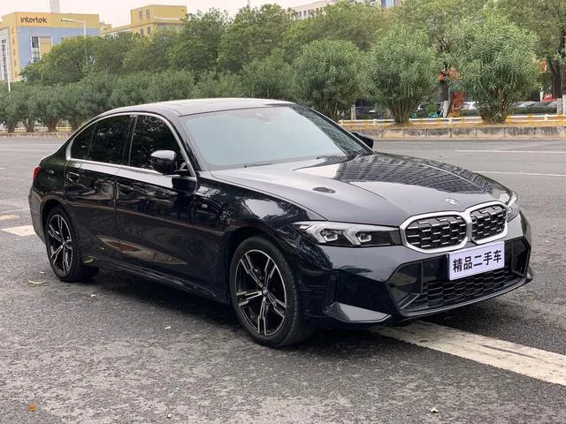 BMW 3 Series 2023 325i M Sports suit exterior photo 3 BMW 3 Series 2023 325i M Sports suit exterior photo 3