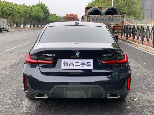 BMW 3 Series 2023 325i M Sports suit exterior photo 5 BMW 3 Series 2023 325i M Sports suit exterior photo 5