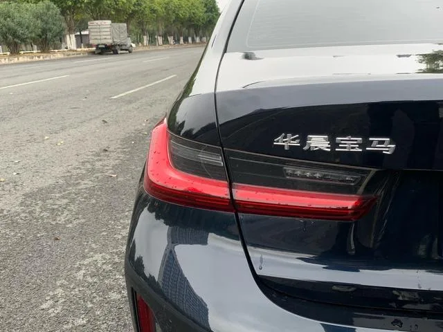 BMW 3 Series 2023 325i M Sports suit exterior photo 9 BMW 3 Series 2023 325i M Sports suit exterior photo 9