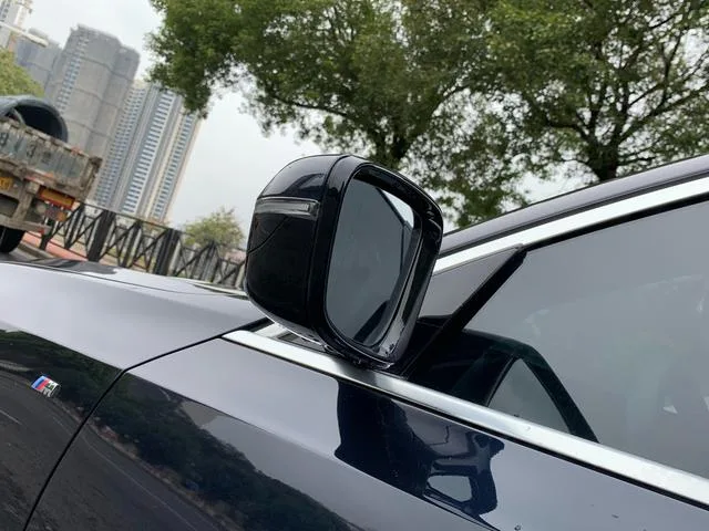 BMW 3 Series 2023 325i M Sports suit interior photo 12 BMW 3 Series 2023 325i M Sports suit interior photo 12