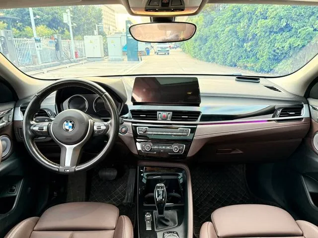 BMW X2 2023 sDrive25i M Sports Obsidian Night Edition interior photo 17 BMW X2 2023 sDrive25i M Sports Obsidian Night Edition interior photo 17