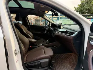 BMW X2 2023 sDrive25i M Sports Obsidian Night Edition interior photo 20 BMW X2 2023 sDrive25i M Sports Obsidian Night Edition interior photo 20