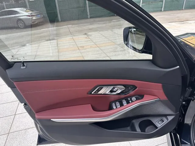 BMW 3 Series 2025 325Li M Ensemble de sport intérieur photo 15