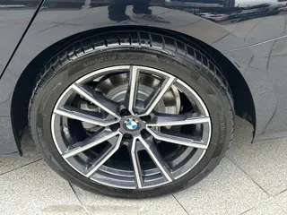 BMW 3 Series 2025 325Li M Ensemble de sport intérieur photo 17