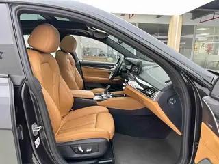 BMW 6 Series GT 2021 Mise à jour 630i M Ensemble de sport intérieur photo 6 BMW 6 Series GT 2021 Mise à jour 630i M Ensemble de sport intérieur photo 6