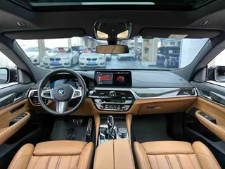 BMW 6 Series GT 2021 Mise à jour 630i M Ensemble de sport intérieur photo 9 BMW 6 Series GT 2021 Mise à jour 630i M Ensemble de sport intérieur photo 9