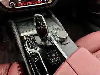 BMW 5 Series 2022 530Li Premium Class M Sports suit interior photo 17 BMW 5 Series 2022 530Li Premium Class M Sports suit interior photo 17