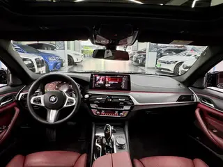 BMW 5 Series 2022 530Li Premium Class M Sports suit interior photo 18 BMW 5 Series 2022 530Li Premium Class M Sports suit interior photo 18