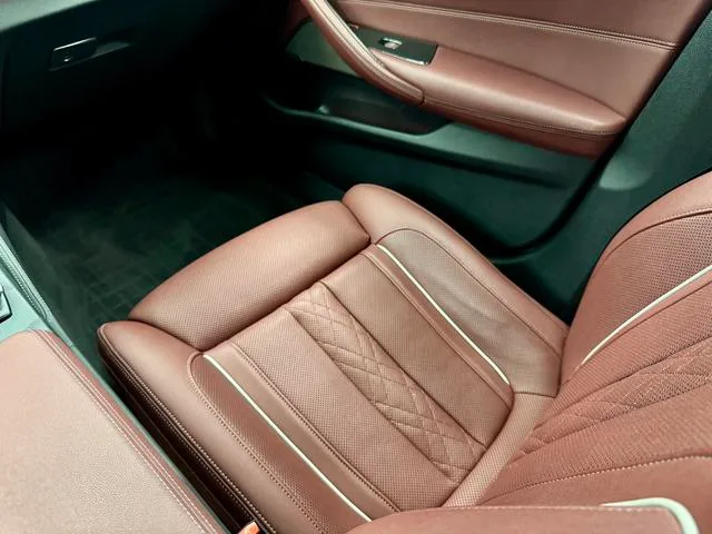 BMW 5 Series 2022 530Li Premium Class M Sports suit interior photo 19 BMW 5 Series 2022 530Li Premium Class M Sports suit interior photo 19