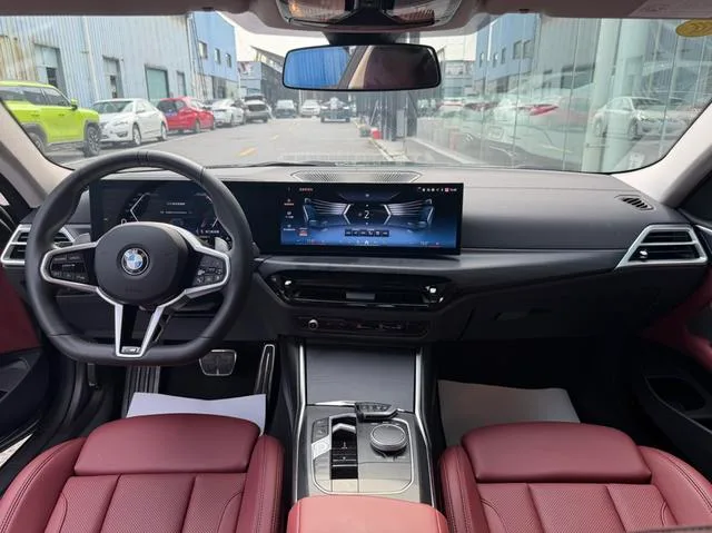 BMW 4 Series 2024 425i M Ensemble de sport intérieur photo 8 BMW 4 Series 2024 425i M Ensemble de sport intérieur photo 8