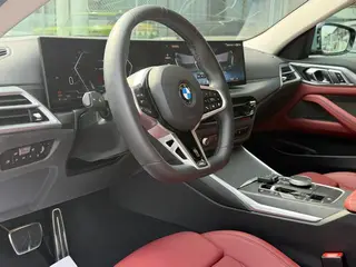 BMW 4 Series 2024 425i M Ensemble de sport intérieur photo 11 BMW 4 Series 2024 425i M Ensemble de sport intérieur photo 11