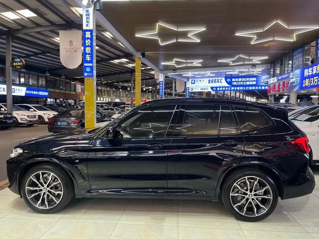 BMW X3 2023 xDrive30i Líder M Traje de noche Yao exterior foto 4 BMW X3 2023 xDrive30i Líder M Traje de noche Yao exterior foto 4