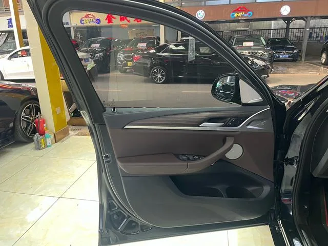 BMW X3 2023 xDrive30i Líder M Traje de noche Yao interior foto 14 BMW X3 2023 xDrive30i Líder M Traje de noche Yao interior foto 14