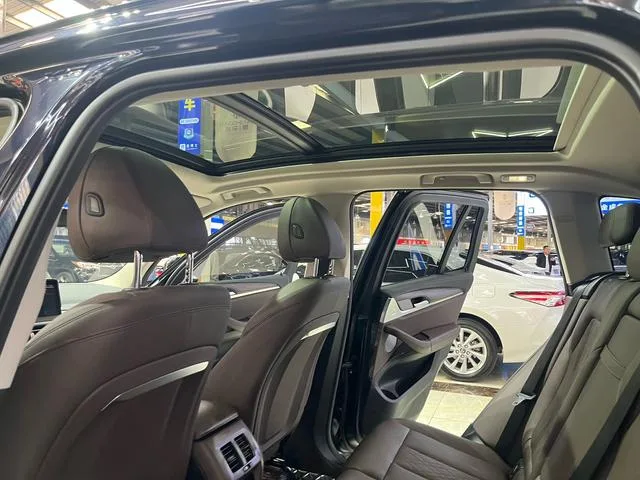 BMW X3 2023 xDrive30i Líder M Traje de noche Yao interior foto 17 BMW X3 2023 xDrive30i Líder M Traje de noche Yao interior foto 17