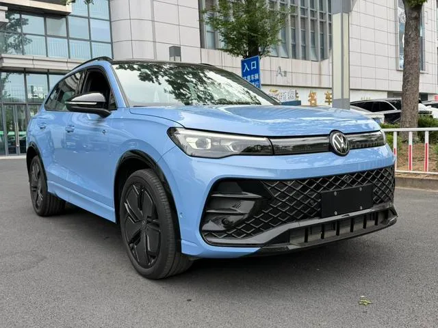 Volkswagen Tiguan L 2024 Pro 380TSI Four-wheel drive R-Line Intelligent Supreme Edition exterior photo 3