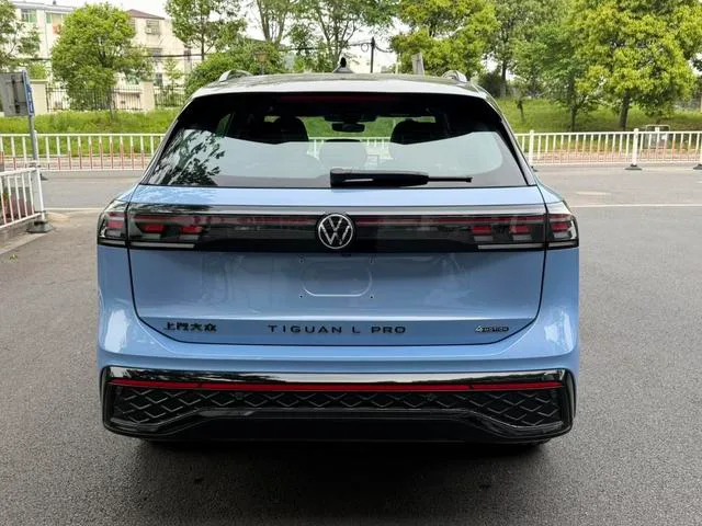 Volkswagen Tiguan L 2024 Pro 380TSI Four-wheel drive R-Line Intelligent Supreme Edition interior photo 12