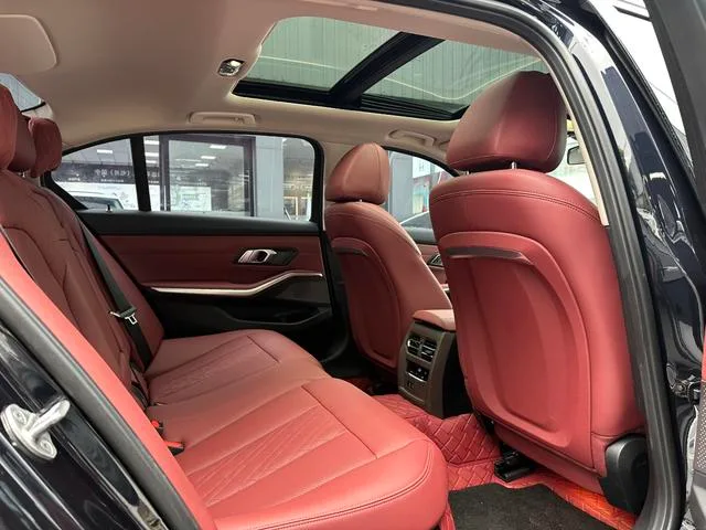 BMW 3 Series 2023 325Li M Sports suit interior photo 10 BMW 3 Series 2023 325Li M Sports suit interior photo 10