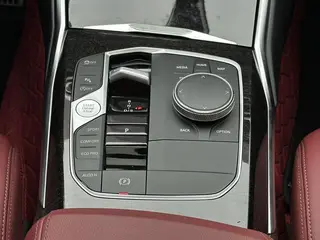 BMW 3 Series 2023 325Li M Sports suit interior photo 14 BMW 3 Series 2023 325Li M Sports suit interior photo 14