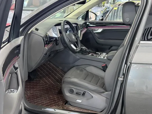 Volkswagen Touareg 2022 3.0TSI Version de la première jouissance Ensemble de sport classique extérieur photo 7