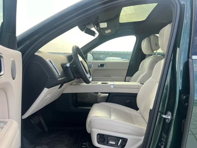 Li Auto L9 2024 Ultra version interior photo 7 Li Auto L9 2024 Ultra version interior photo 7