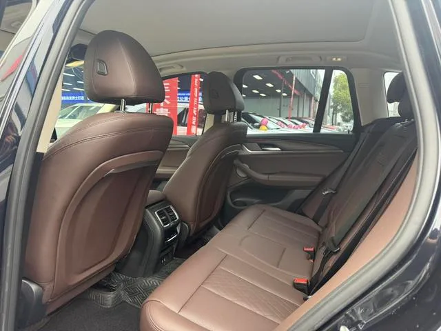 BMW X3 2022 xDrive30i Leader M Ensemble de nuit Yao intérieur photo 7 BMW X3 2022 xDrive30i Leader M Ensemble de nuit Yao intérieur photo 7