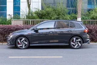 Volkswagen Golf GTI 2023 380TSI DSG GTI exterior photo 4 Volkswagen Golf GTI 2023 380TSI DSG GTI exterior photo 4