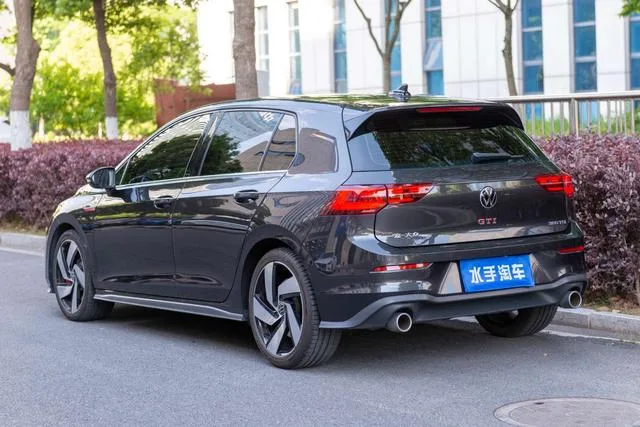 Volkswagen Golf GTI 2023 380TSI DSG GTI exterior photo 7 Volkswagen Golf GTI 2023 380TSI DSG GTI exterior photo 7