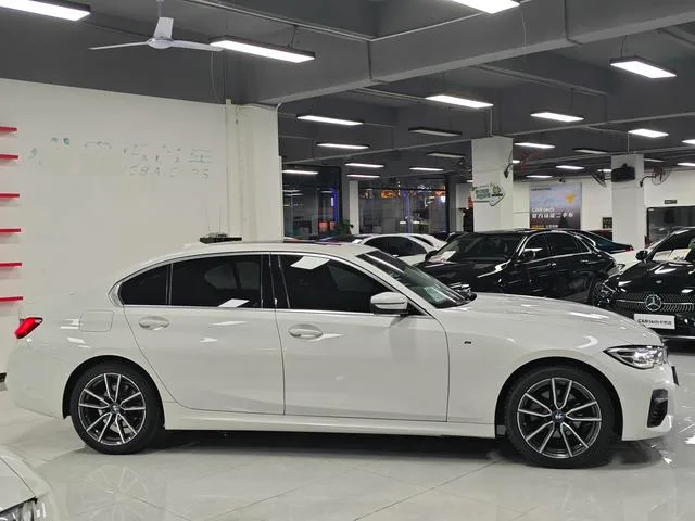 BMW 3 Series 2022 325Li M Sports suit exterior photo 5 BMW 3 Series 2022 325Li M Sports suit exterior photo 5