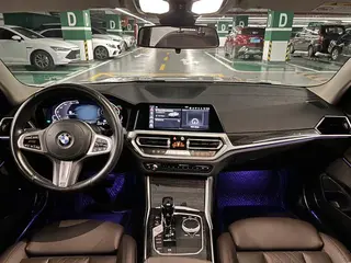 BMW 3 Series 2022 325Li M Sports suit interior photo 11 BMW 3 Series 2022 325Li M Sports suit interior photo 11
