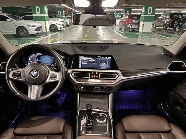 BMW 3 Series 2022 325Li M Sports suit interior photo 11 BMW 3 Series 2022 325Li M Sports suit interior photo 11