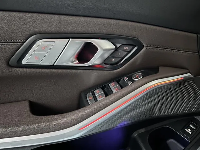 BMW 3 Series 2022 325Li M Sports suit interior photo 13 BMW 3 Series 2022 325Li M Sports suit interior photo 13