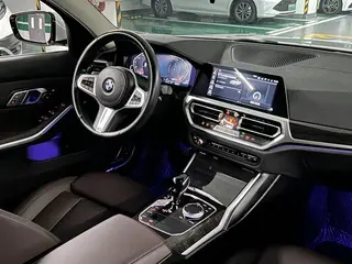 BMW 3 Series 2022 325Li M Sports suit interior photo 14 BMW 3 Series 2022 325Li M Sports suit interior photo 14