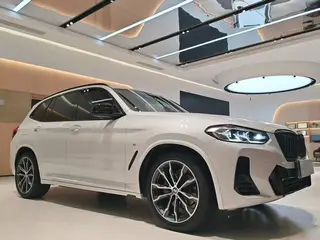 BMW X3 2023 xDrive30i Líder M Traje de noche Yao exterior foto 3 BMW X3 2023 xDrive30i Líder M Traje de noche Yao exterior foto 3