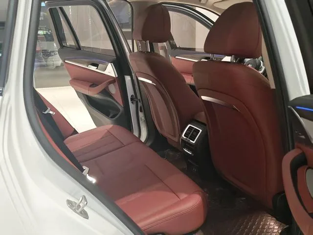 BMW X3 2023 xDrive30i Líder M Traje de noche Yao interior foto 13 BMW X3 2023 xDrive30i Líder M Traje de noche Yao interior foto 13