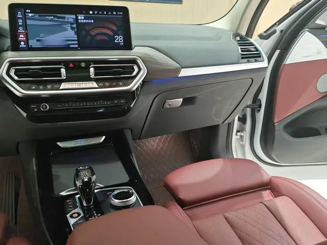 BMW X3 2023 xDrive30i Líder M Traje de noche Yao interior foto 19 BMW X3 2023 xDrive30i Líder M Traje de noche Yao interior foto 19