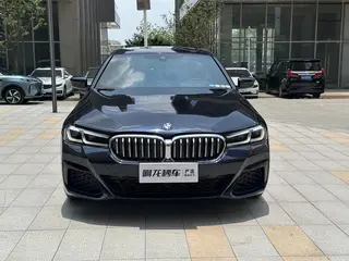 BMW 5 Series 2022 525i M Ensemble de sport extérieur photo 3 BMW 5 Series 2022 525i M Ensemble de sport extérieur photo 3