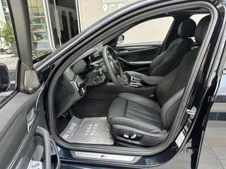 BMW 5 Series 2022 525i M Ensemble de sport extérieur photo 6 BMW 5 Series 2022 525i M Ensemble de sport extérieur photo 6