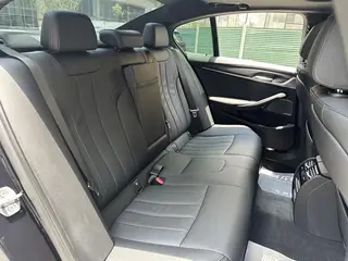 BMW 5 Series 2022 525i M Ensemble de sport extérieur photo 10 BMW 5 Series 2022 525i M Ensemble de sport extérieur photo 10