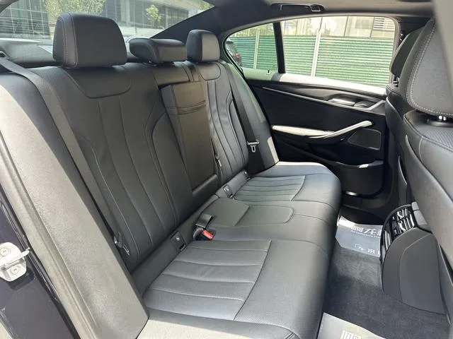 BMW 5 Series 2022 525i M Ensemble de sport extérieur photo 10 BMW 5 Series 2022 525i M Ensemble de sport extérieur photo 10