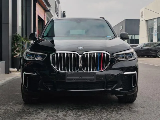 BMW X5 2022 Reforma xDrive 30Li Tipo de lujo M Conjunto deportivo exterior foto 2 BMW X5 2022 Reforma xDrive 30Li Tipo de lujo M Conjunto deportivo exterior foto 2