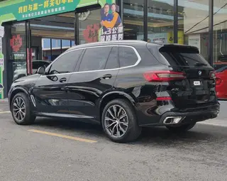 BMW X5 2022 Reforma xDrive 30Li Tipo de lujo M Conjunto deportivo exterior foto 4 BMW X5 2022 Reforma xDrive 30Li Tipo de lujo M Conjunto deportivo exterior foto 4