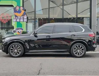 BMW X5 2022 Reforma xDrive 30Li Tipo de lujo M Conjunto deportivo exterior foto 5 BMW X5 2022 Reforma xDrive 30Li Tipo de lujo M Conjunto deportivo exterior foto 5